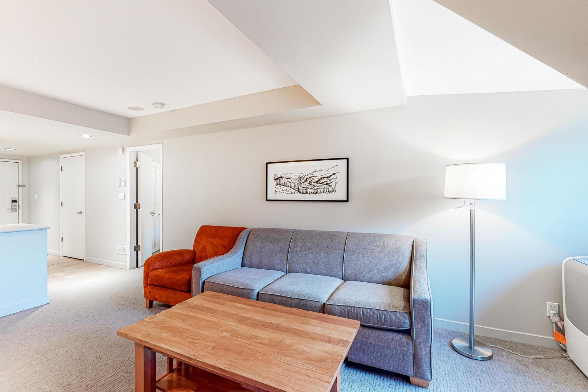 Whistler Peak Lodge Room photo